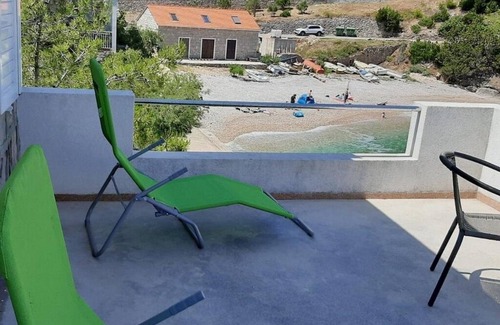 Bogomolje Apartment | Two bedroom apartment near beach Cove Bristova, Hvar (A-24165-a)