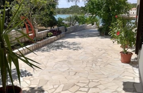 Loviste Apartment | Two bedroom apartment near beach Lovište, Pelješac (A-262-c)
