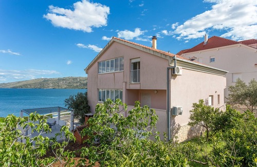Poljica Apartment | Two bedroom apartment near beach Poljica, Trogir (A-19316-a)