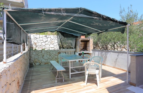 Poljica Apartment | Two bedroom apartment near beach Poljica, Trogir (A-19316-a)