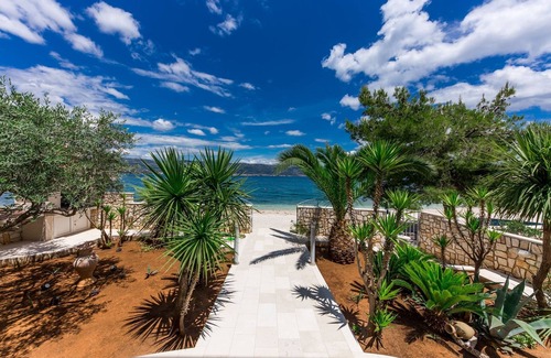 Municipality of Trogir Apartment | Two bedroom apartment near beach Arbanija, Čiovo (A-14825-b)