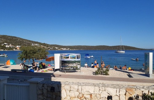 Sevid Apartment | Two bedroom apartment near beach Sevid, Trogir (A-12671-a)