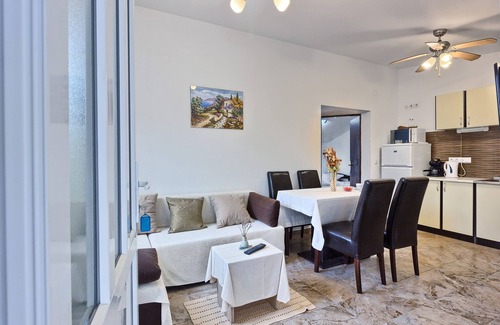 Cove Basina (Jelsa) Apartment | Two bedroom apartment near beach Basina, Hvar (A-5699-b)