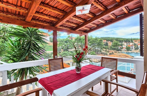 Cove Basina (Jelsa) Apartment | Two bedroom apartment near beach Basina, Hvar (A-5699-b)