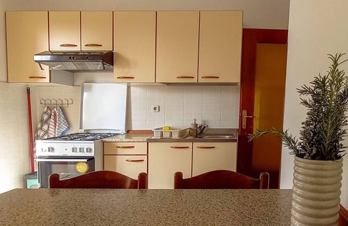 Lun Apartment | Two bedroom apartment near beach Cove Mulobedanj, Pag (A-6275-b)