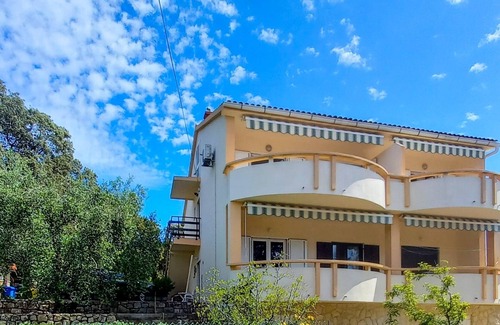 Lun Apartment | Two bedroom apartment near beach Cove Mulobedanj, Pag (A-6275-b)