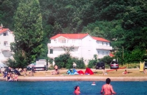 Kampor Apartment | Two bedroom apartment near beach Kampor, Rab (A-22228-b)