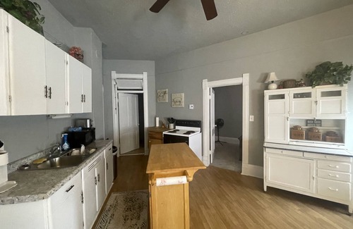 Elizabeth Apartment | Two Bedroom Apartment- Close to Chestnut Mountain!