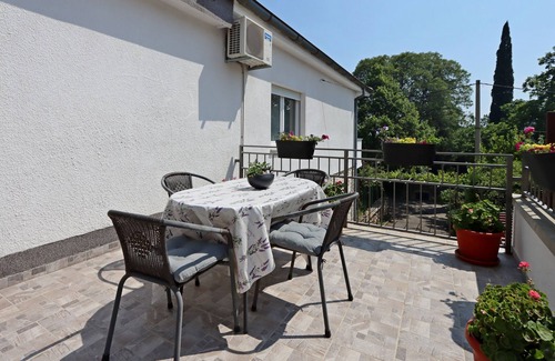 Bribir Apartment | Two bedroom apartment with terrace and sea view Bribir, Novi Vinodolski (A-19862-a)