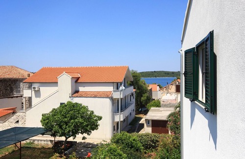 Loviste Apartment | Two bedroom apartment with balcony and sea view Lovište, Pelješac (A-10182-a)