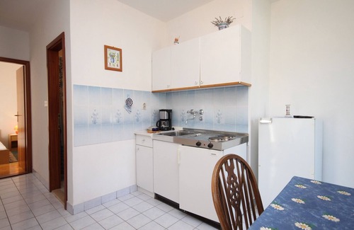 Vrboska Apartment | Two bedroom apartment with balcony Vrboska, Hvar (A-8748-b)