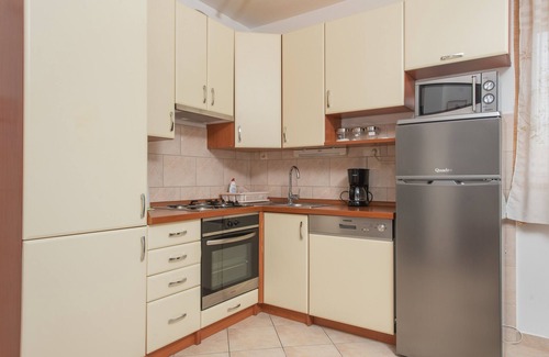 Poljica Apartment | Two bedroom apartment with terrace and sea view Poljica, Trogir (A-11103-a)