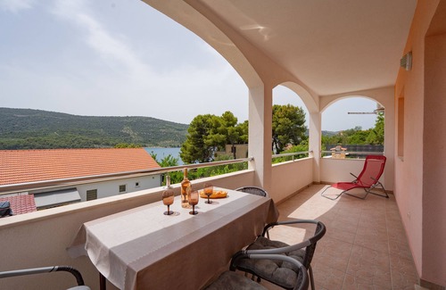Poljica Apartment | Two bedroom apartment with terrace and sea view Poljica, Trogir (A-11103-a)