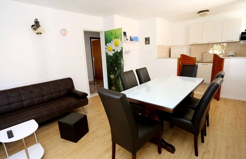 Trogir Apartment | Two bedroom apartment with terrace Trogir (A-10342-a)