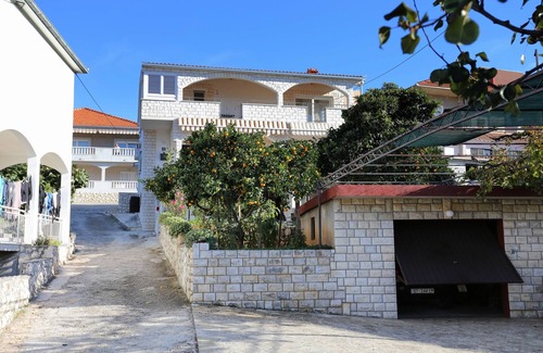 Trogir Apartment | Two bedroom apartment with terrace Trogir (A-10342-a)