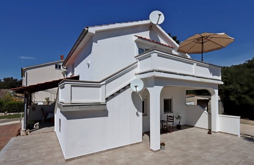 Suha Punta Apartment | Two bedroom apartment with terrace and sea view Suha Punta, Rab (A-17239-b)