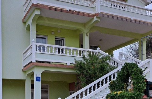 Palit Apartment | Two bedroom apartment with balcony Palit, Rab (A-22743-a)