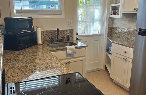 St. Petersburg - Clearwater Cottage | Two-bedroom bungalow - Old FL Cottage - Gulf Side - Ground Level