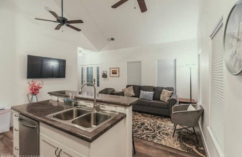 Orderville Cottage | Two Bedroom Farmhouse Cottage No. 2n