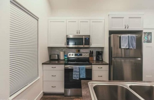 Orderville Cottage | Two Bedroom Farmhouse Cottage No. 2n