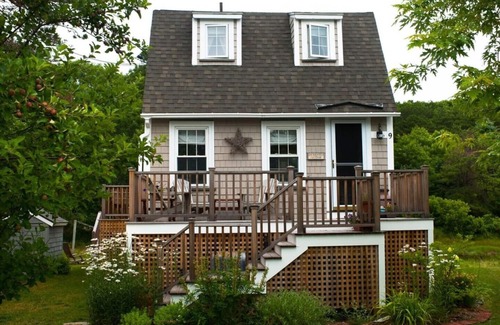 Kennebunkport House | Two Bedroom Historic Cottage @ Goose Rocks Beach - Sleeps 5, Great Location!