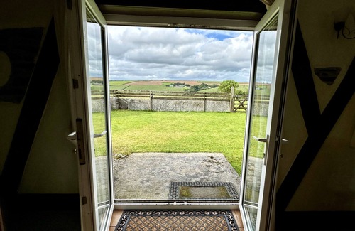 Looe Cottage | Two bedroom holiday cottage in a quiet rural location.