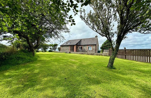 Looe Cottage | Two bedroom holiday cottage in a quiet rural location.