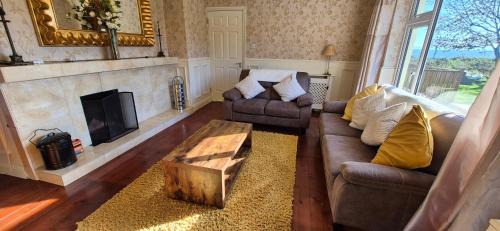 Kilronan House | Two Bedroom Holiday Home in Kilronan