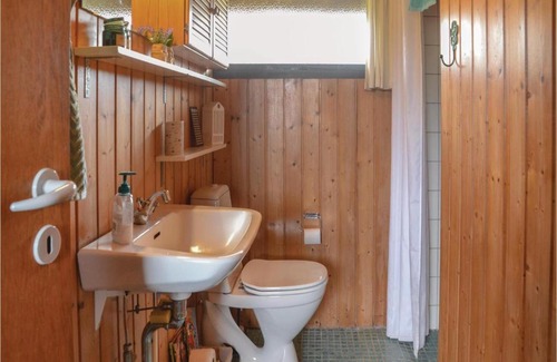 Grærup Strand House | Two-Bedroom Holiday Home in Oksbol