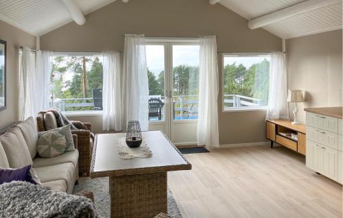 Raade House | Two-Bedroom Holiday Home In Rygge