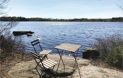 Palsmala House | Two-Bedroom Holiday Home In Almeboda