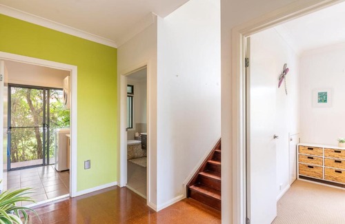 Nudgee Beach House | Two Bedroom Home near Nudgee Beach