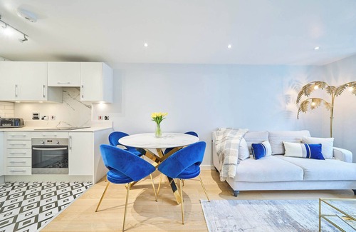 St Luke's Apartment | Two-Bedroom Luxury Flat in Central London