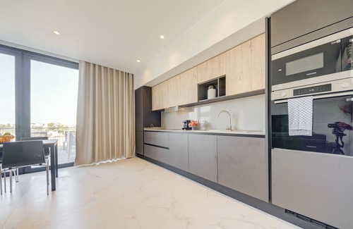 St. Andrew's Apartment | Two Bedroom Penthouse - Jacuzzi