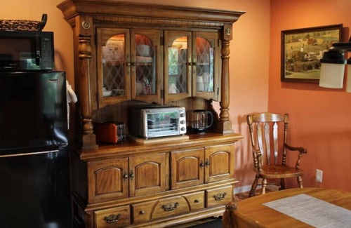 Lynchburg House | Two bedroom Private and Spacious space 1000sq ft.