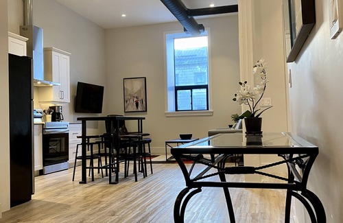 St. Mary's Condo | Two bedroom suite - great for visiting family, weddings, or Stratford Festival