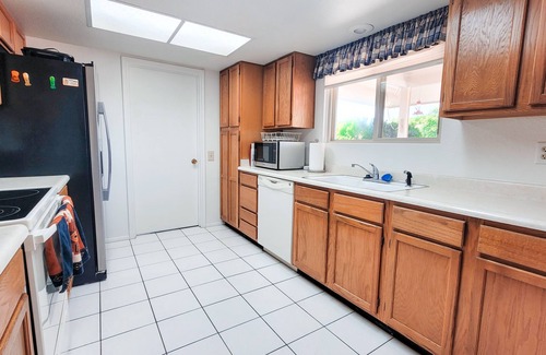 Sun City West House | Two bedroom, two king size beds, two bathrooms, laundry room.Sleeps 6-8.