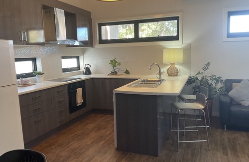 Manning House | Two bedroom villa, self contained, wifi, parking, big kitchen, private entrance