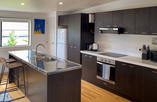 Whitianga Apartment | Two-Bedroom Villa with Pool and Spa Access