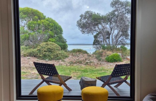 Coles Bay House | Two bedrooms family house in Coles Bay with direct access to the Swan River!
