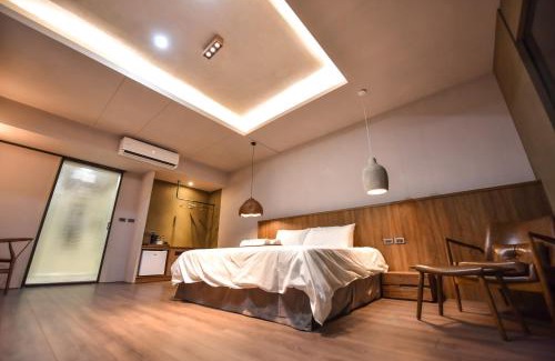 East District Hotel | Two Couples Leisure Art Motel