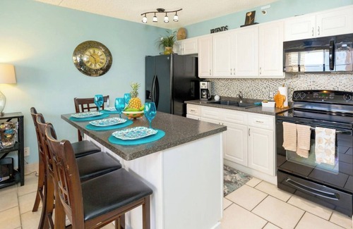 Waikiki Condo | Two Cozy Tropical Retreats Just Steps from Waikiki Beach!