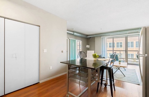 Mill District Apartment | Two CozySuites Mill District #04 & 01
