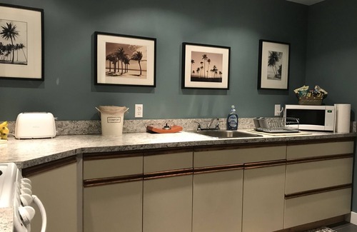 North Oyster Apartment | Two Dogs Inn A Pet Friendly Hidden Gem