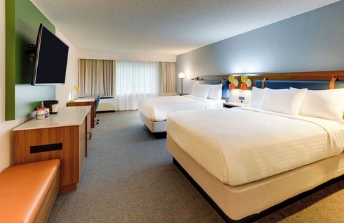 Oyster Point Hotel | Two Family-friendly Units, Pets are Welcome! Close to Costaños Canyon Park