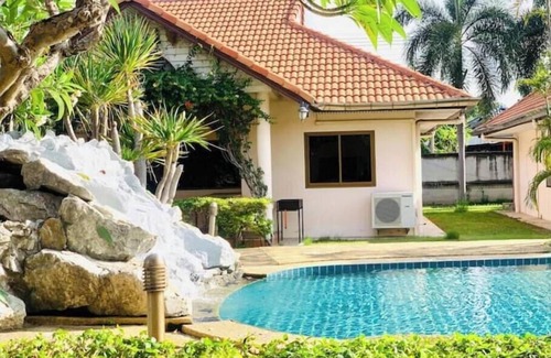 Si Racha Villa | Two Fifty Nine Resort 259 รีสอร์ต