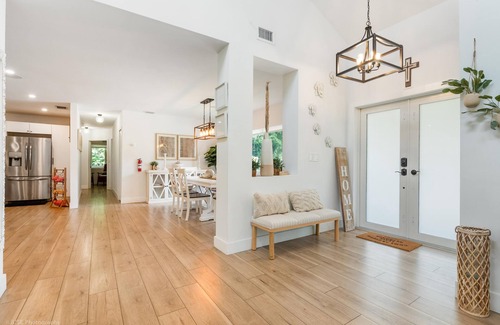 Ludlam House | Two homes: 13BR Heated Pool, Golf & Sport Park L53