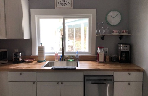 Oden House | Two House Estate - Main and Guest House Perfect For Multi-Families!