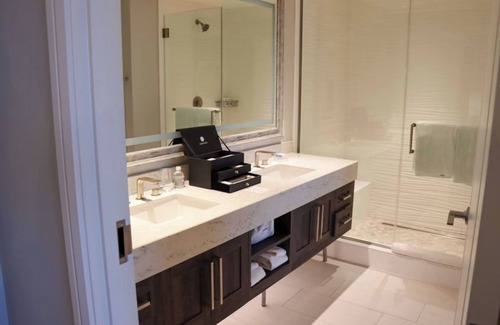 Charlotte Harbor Hotel | Two Luxe Harbor View King Studio – Steps to Waterfront Parks & Local Eats