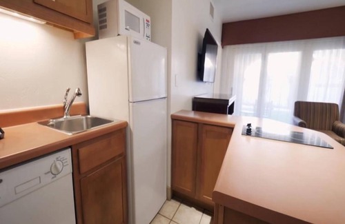 Sedona Resort | Two Perfect Sedona Rooms w/Poolside Relaxation, Outdoor BBQ & Full Kitchen